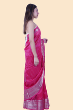 Load image into Gallery viewer, Mangalagiri handloom Pattu checks saree with extra digital print organza blouse piece
